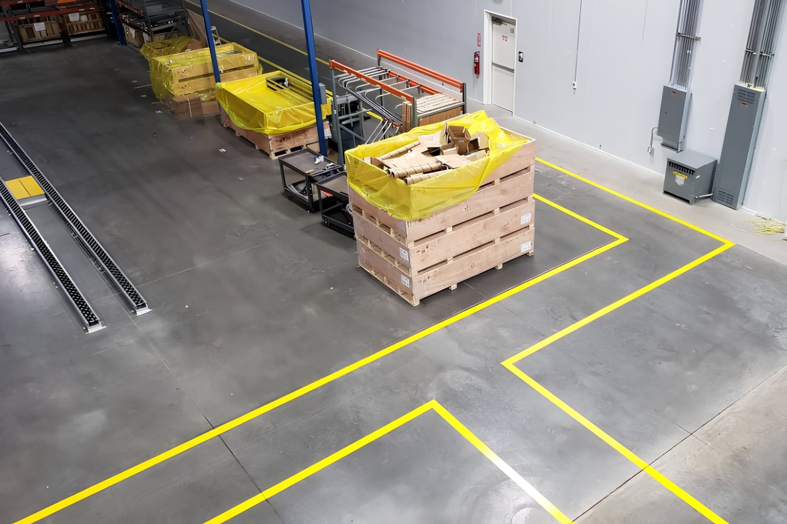 segnaletica orizzontale magazzino